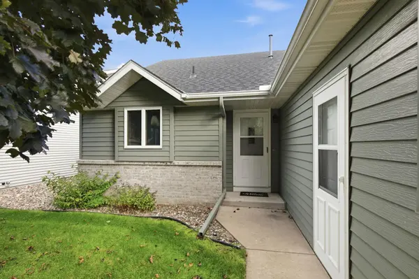 27 Pine Tree CT, Sartell, MN 56377