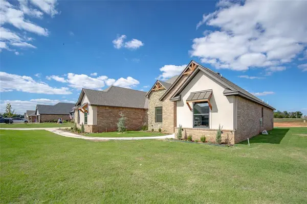 109 W Duane DR, Mustang, OK 73064