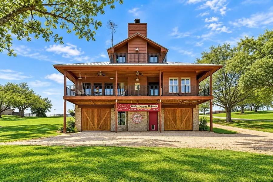 398 Redbird LN, Kingsbury, TX 78638