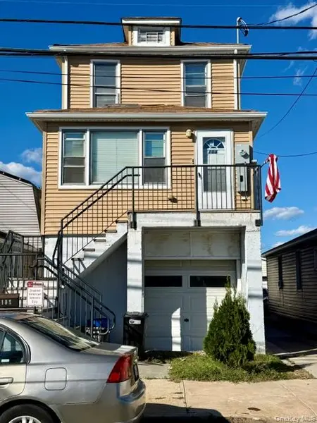 103 Noel RD, Broad Channel, NY 11693