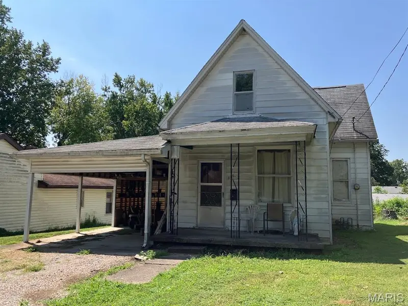 313 N Washington ST, Trenton, IL 62293
