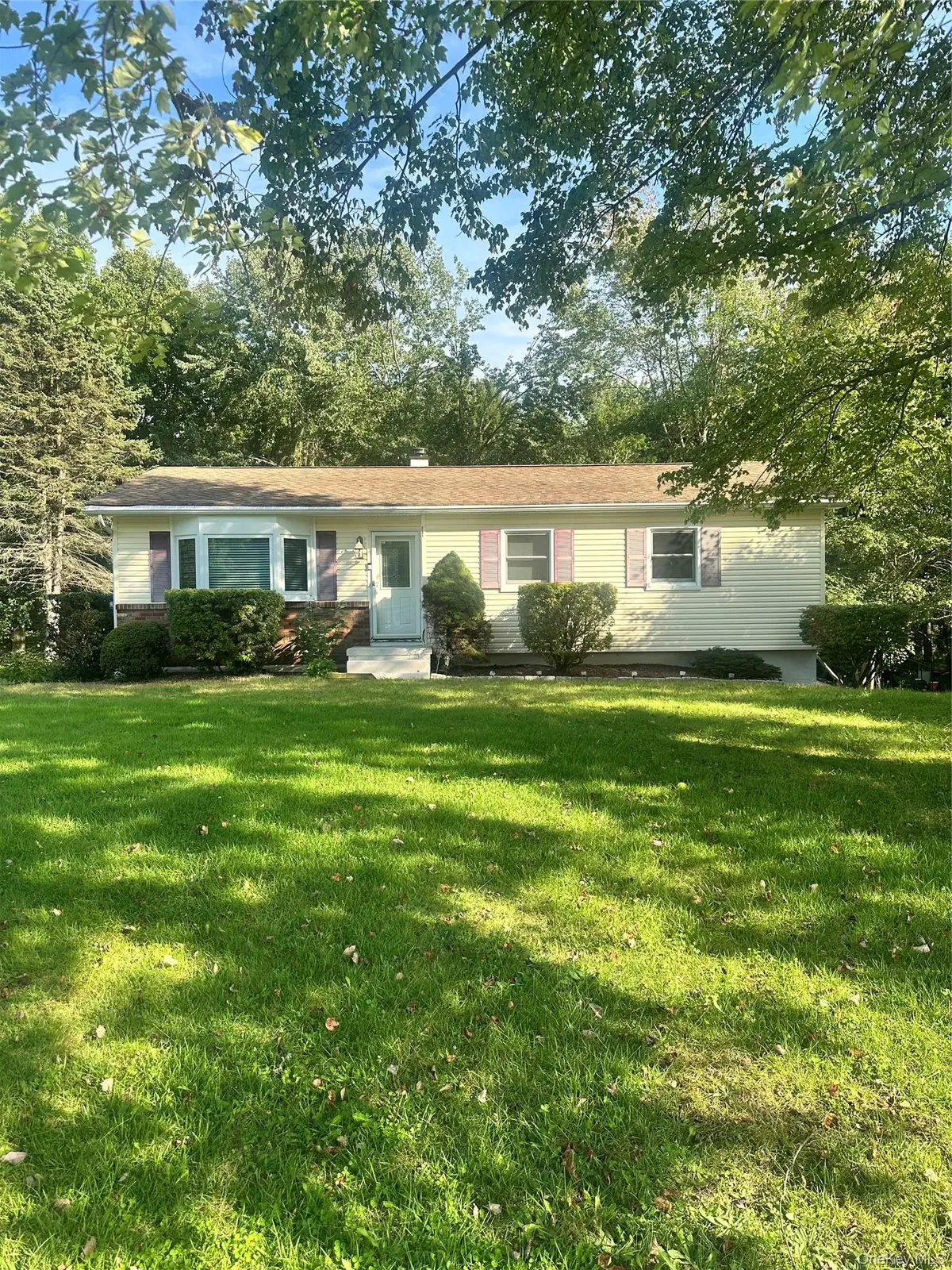 9 Elizabeth DR, Hopewell Junction, NY 12533