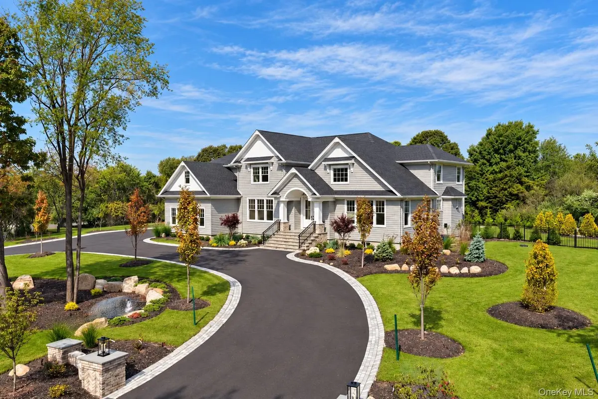 25 Jareds PATH, Brookhaven, NY 11719