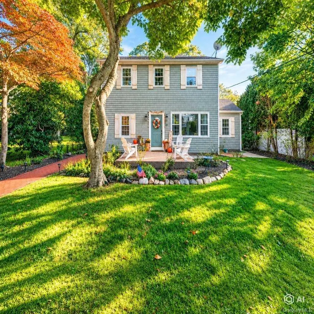 14 Waterview DR, Sound Beach, NY 11789