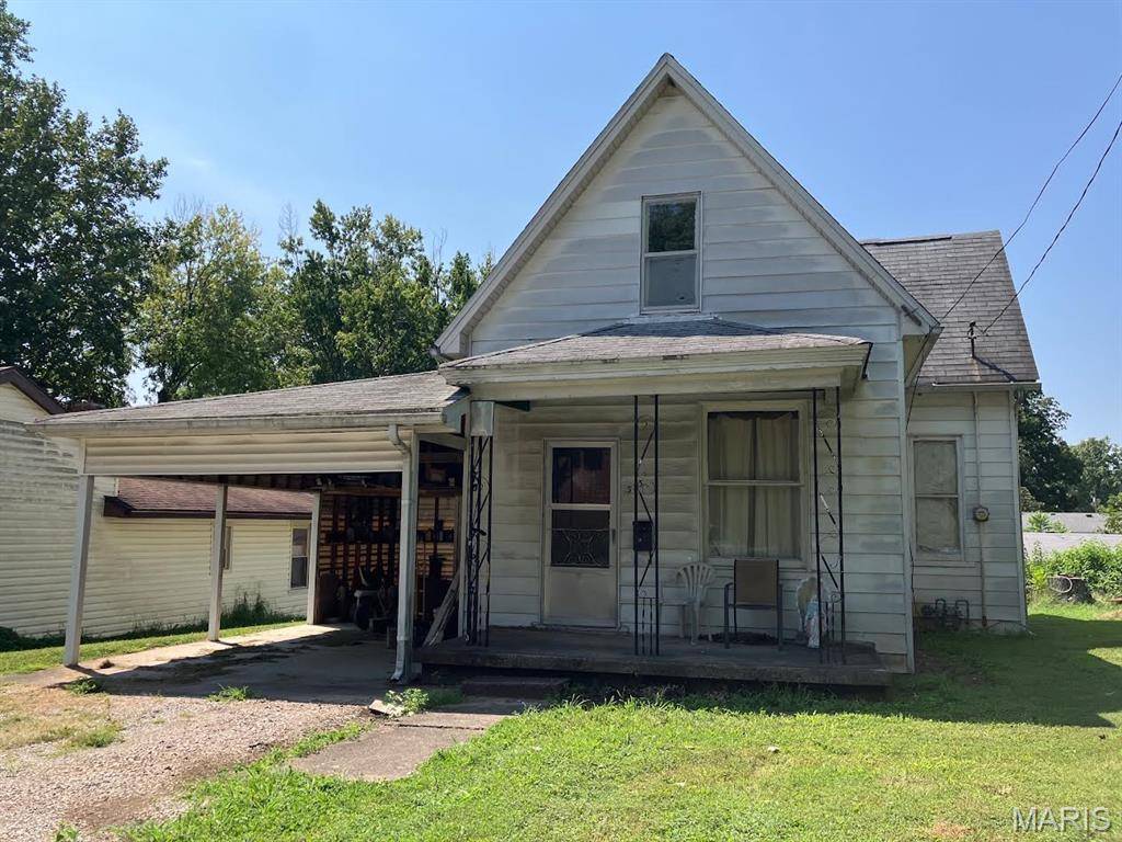 313 N Washington ST, Trenton, IL 62293