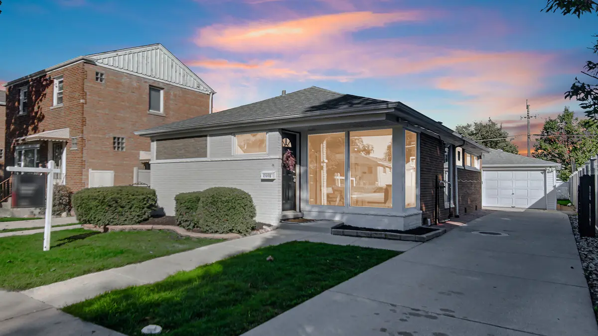5237 S Natoma AVE, Chicago, IL 60638