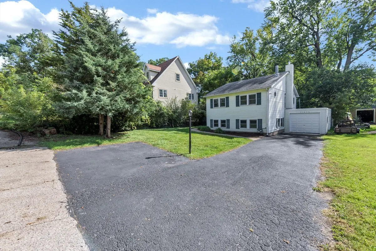 21855 W 4th ST, Lake Villa, IL 60046