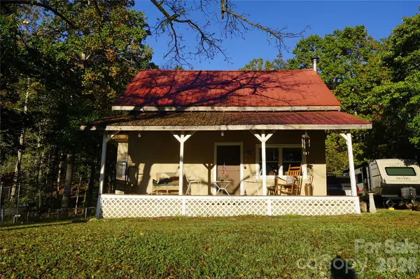 1239 W McGuinn RD, Mill Spring, NC 28756