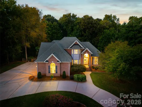 131 Summerfield CT, Lake Wylie, SC 29710