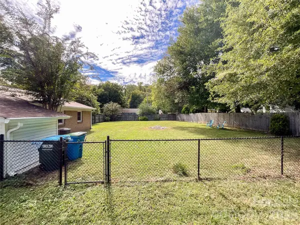 5704 Hillcrest CIR, Indian Trail, NC 28079
