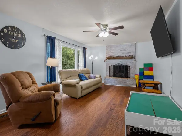 101 Catherine DR, Columbus, NC 28722