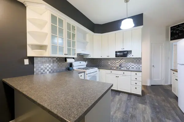 405 Kingston RD #Main Floor, Toronto E02, ON M4L 1V1