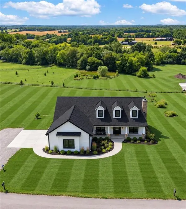 17100 Smith RD, Smithville, MO 64089