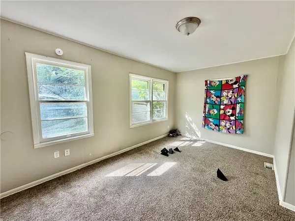 1116 S Leslie ST, Independence, MO 64050