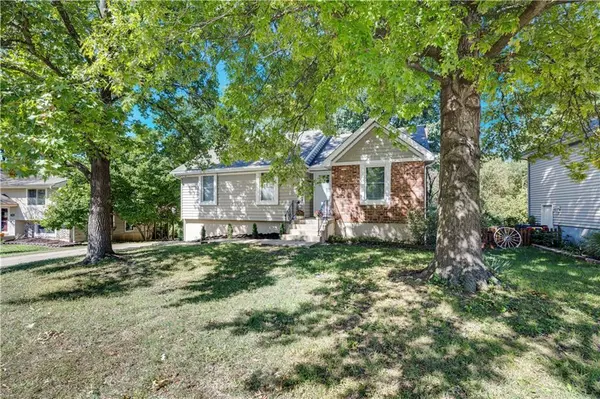 1107 N Cooper ST, Olathe, KS 66061