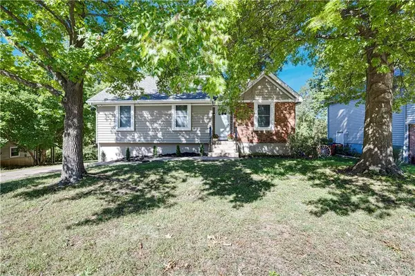 1107 N Cooper ST, Olathe, KS 66061