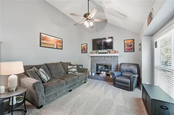 21215 W 52nd ST, Shawnee, KS 66218
