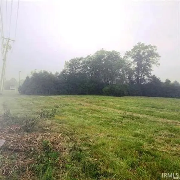 2808 E Mcgalliard RD, Muncie, IN 47303
