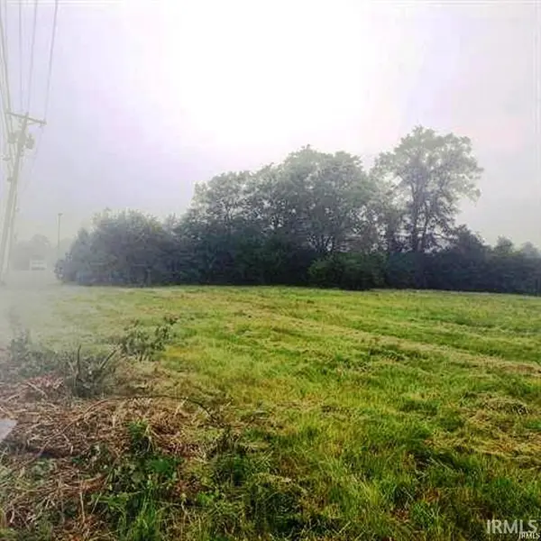 2808 E Mcgalliard RD, Muncie, IN 47303