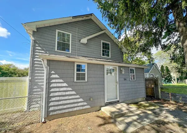 54 Oneill AVE, Bay Shore, NY 11706