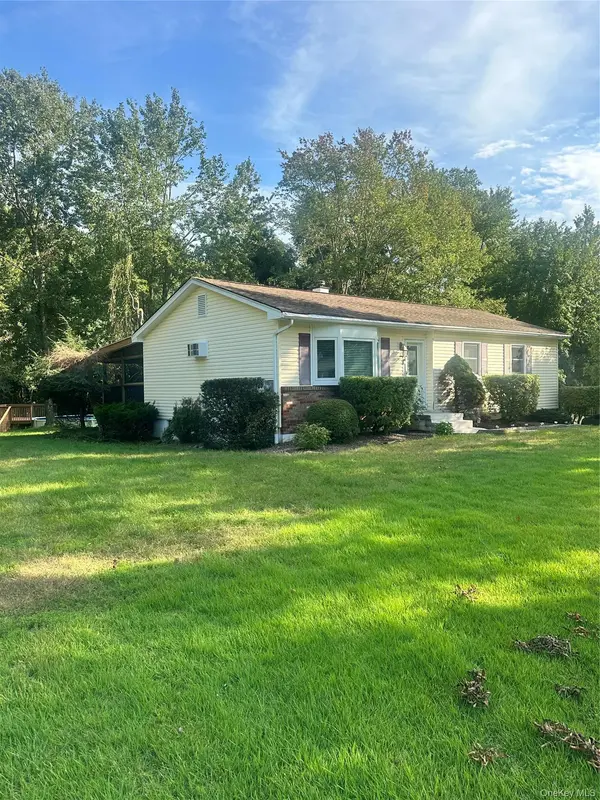 9 Elizabeth DR, Hopewell Junction, NY 12533