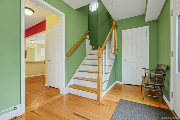 19 Cambridge ST, Valhalla, NY 10595