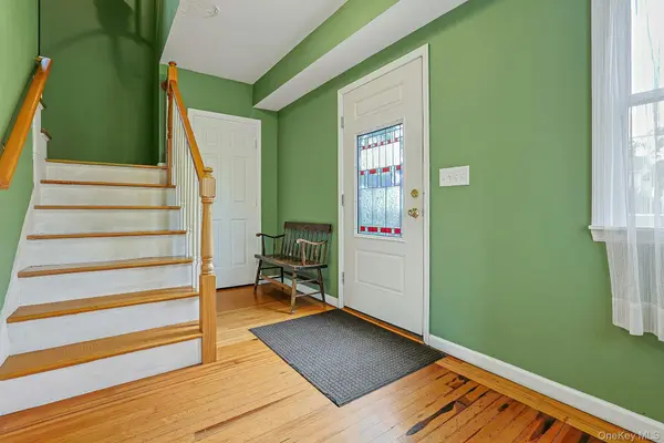 19 Cambridge ST, Valhalla, NY 10595