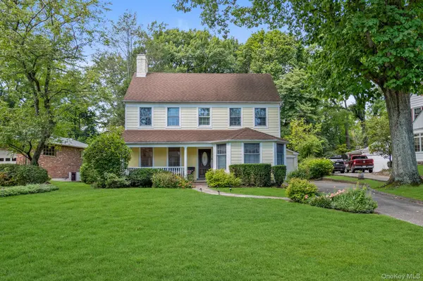 86 Summit RD, Port Washington, NY 11050