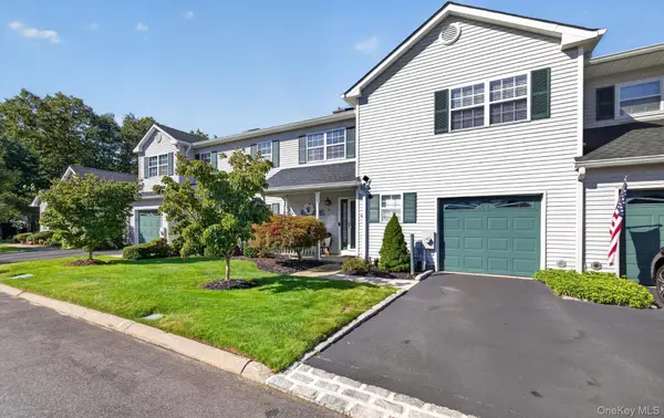 5 Monitor RD, Smithtown, NY 11787