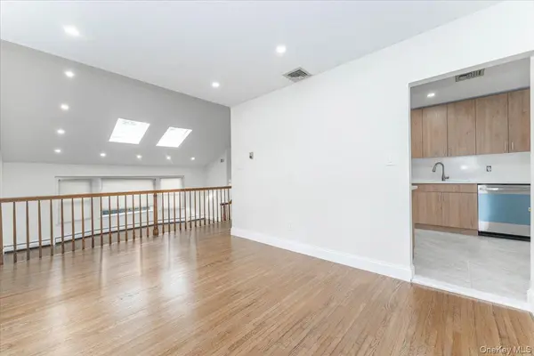 1066 Cedarhurst ST, North Woodmere, NY 11581