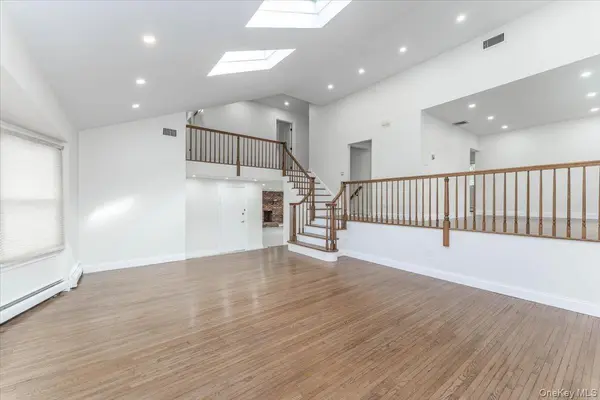 1066 Cedarhurst ST, North Woodmere, NY 11581