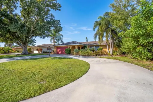 5409 PALM AIRE DR, Sarasota, FL 34243