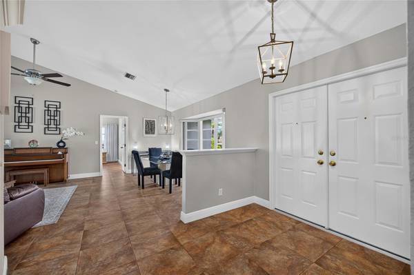4933 SEVILLE CT, Cape Coral, FL 33904
