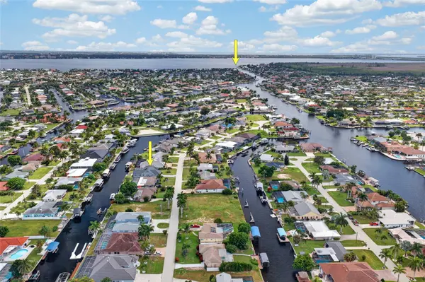 4933 SEVILLE CT, Cape Coral, FL 33904
