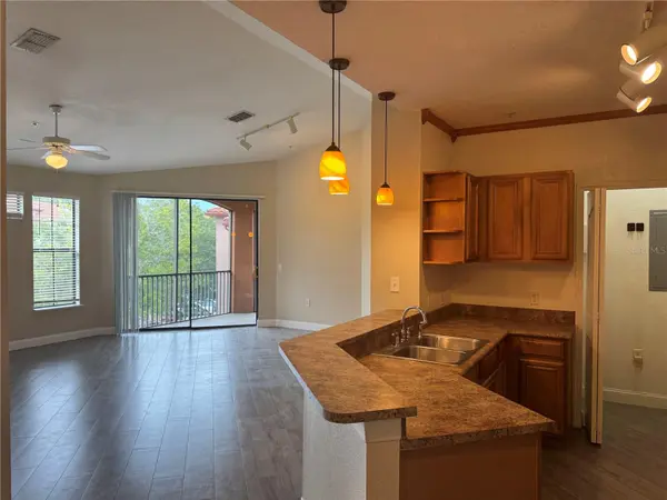 6149 METROWEST BLVD #301, Orlando, FL 32835