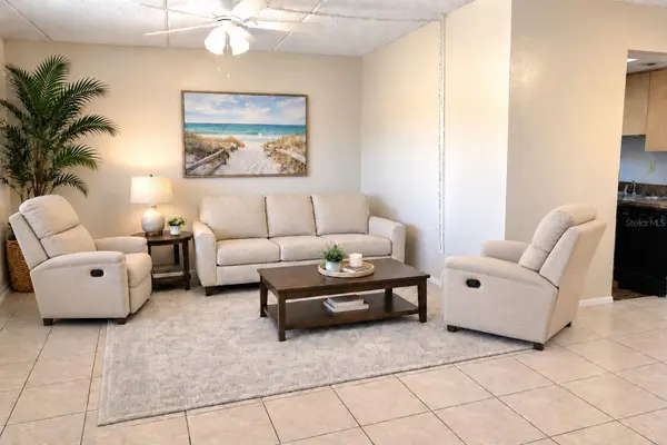 12760 INDIAN ROCKS RD #562, Largo, FL 33774