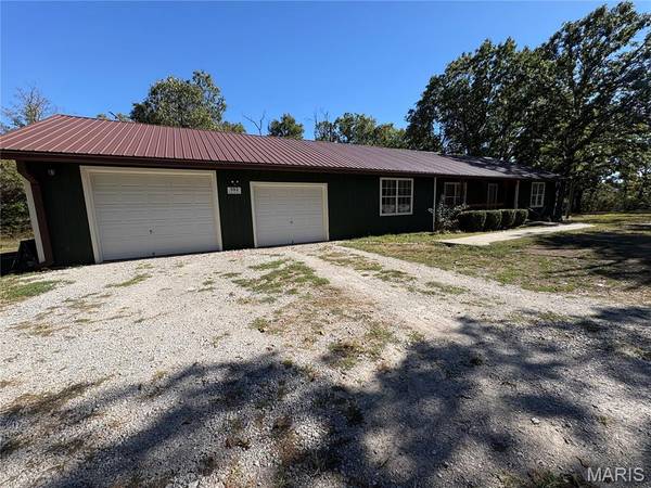 392 State Road P, Long Lane, MO 65590