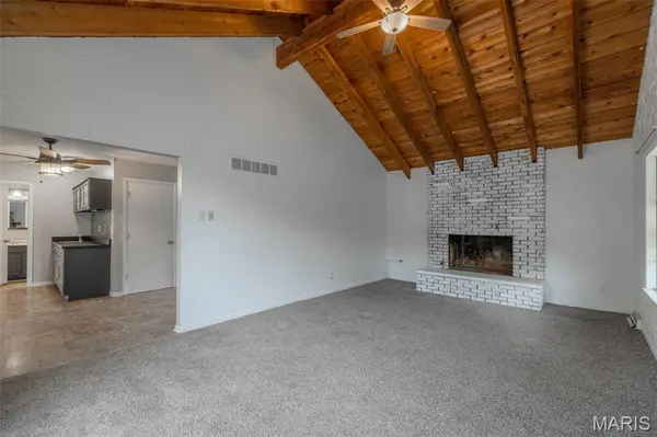 28 Hawthorne DR, Warrenton, MO 63383