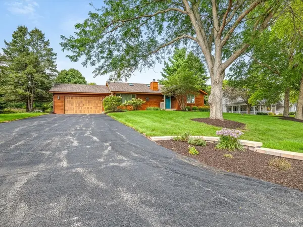 584 SUNNYFIELD RD, Belvidere, IL 61008