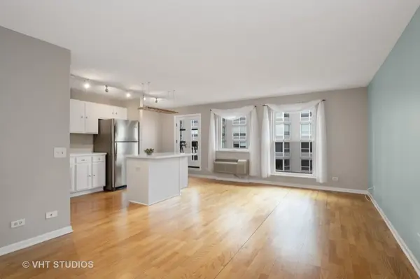 711 W Gordon TER #813, Chicago, IL 60613