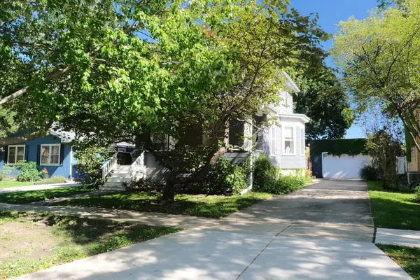 207 Sophia ST, West Chicago, IL 60185