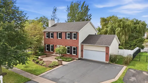 452 Spring Ridge DR, Crystal Lake, IL 60012