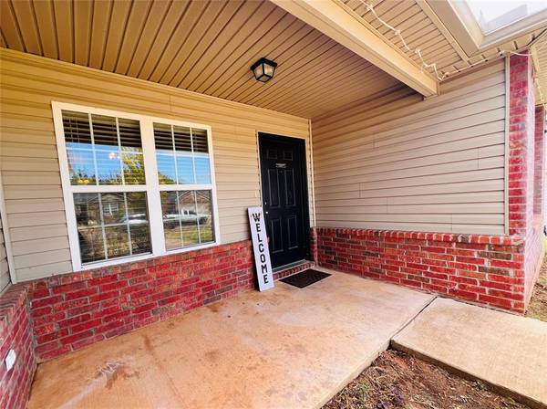 1208 Granite LN, Noble, OK 73068