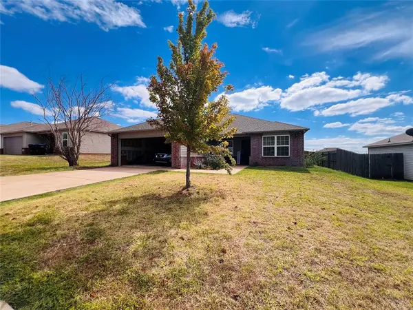 1208 Granite LN, Noble, OK 73068