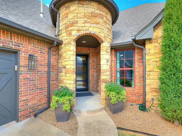 1065 Villas Creek DR, Edmond, OK 73003