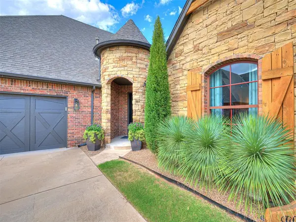 1065 Villas Creek DR, Edmond, OK 73003