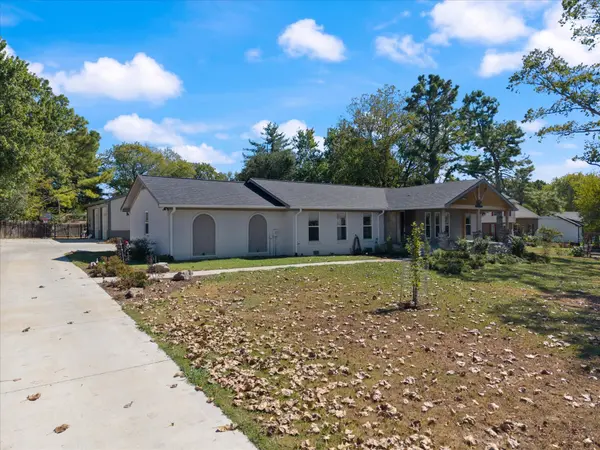 1037 S Brookside Dr, Gallatin, TN 37066