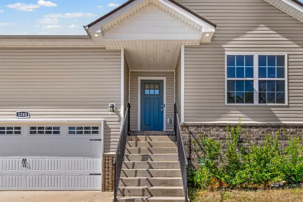 1245 Cardinal Creek Dr, Clarksville, TN 37040