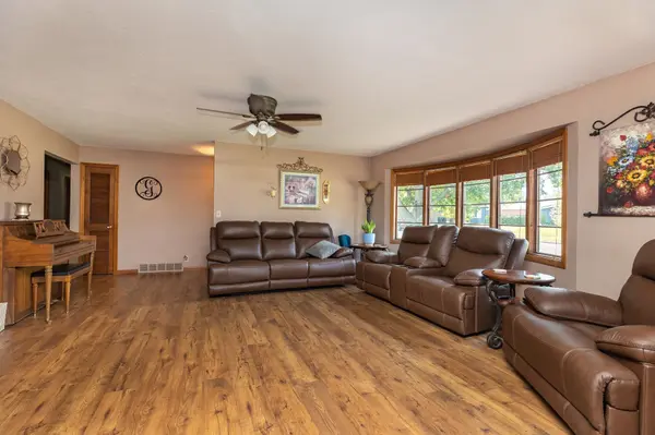 503 Aullwood Rd, Salina, KS 67401