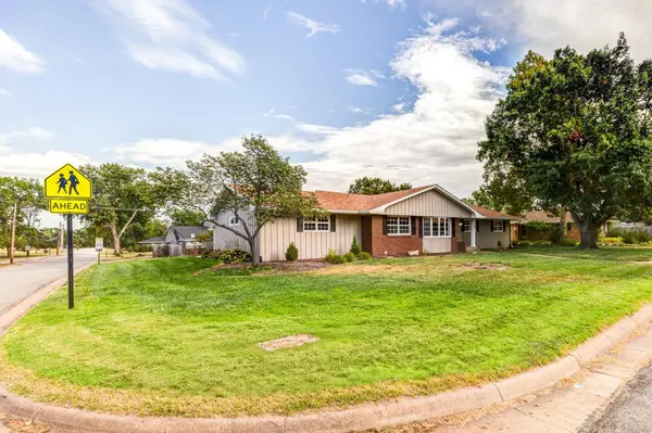 503 Aullwood Rd, Salina, KS 67401